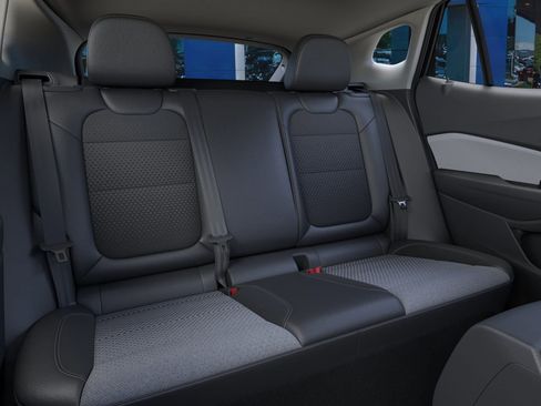 New 2026 Chevrolet Trax LT w/ Sunroof Package image 44