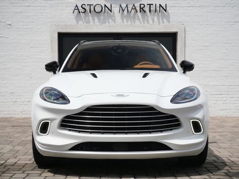 Used 2023 Aston Martin DBX AWD/4WD image 8