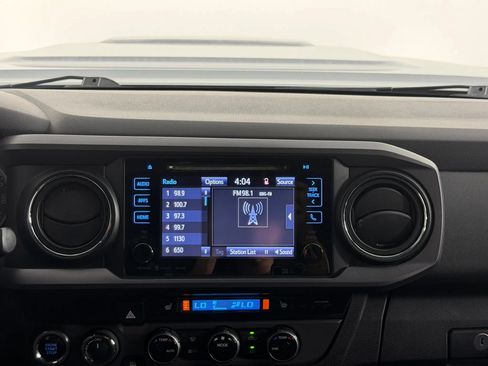 Used 2018 Toyota Tacoma TRD Sport AWD/4WD image 26