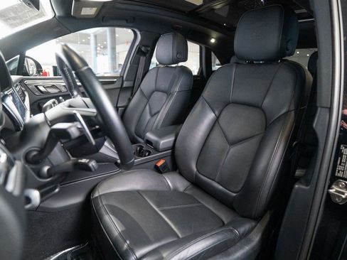 Used 2022 Porsche Macan image 5