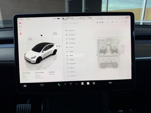 Used 2023 Tesla Model Y Performance AWD/4WD image 21