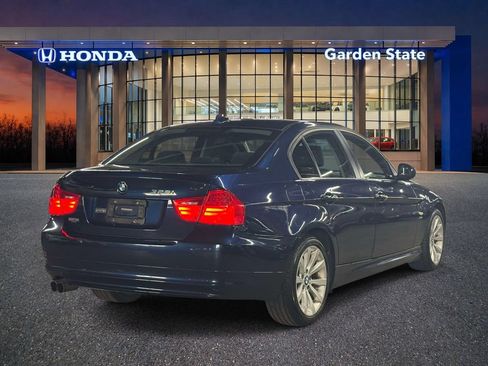 Used 2011 BMW 328i xDrive Sedan AWD/4WD image 4