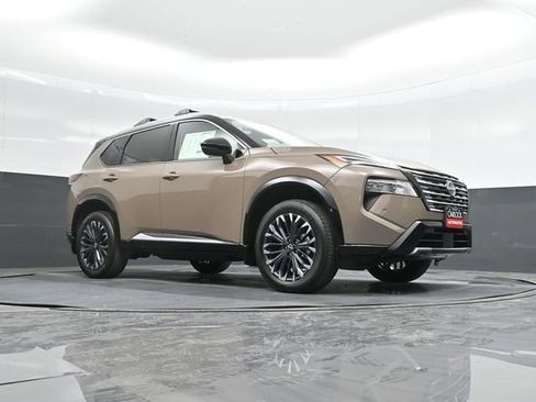 Used 2025 Nissan Rogue Platinum w/ Platinum Premium Package image 43