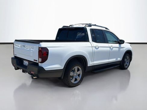 Certified 2025 Honda Ridgeline TrailSport image 5