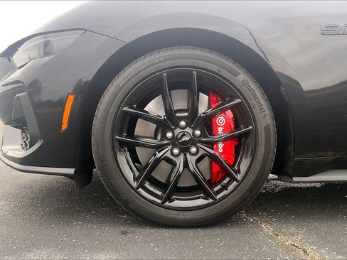 Used 2025 Ford Mustang GT Premium image 3