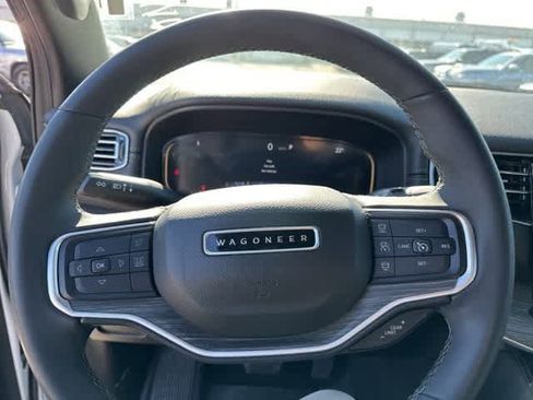 Used 2024 Jeep Wagoneer Series II image 9