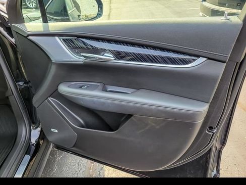 Certified 2023 Cadillac XT6 Premium Luxury w/ LPO, Floor Liner Package AWD/4WD image 31