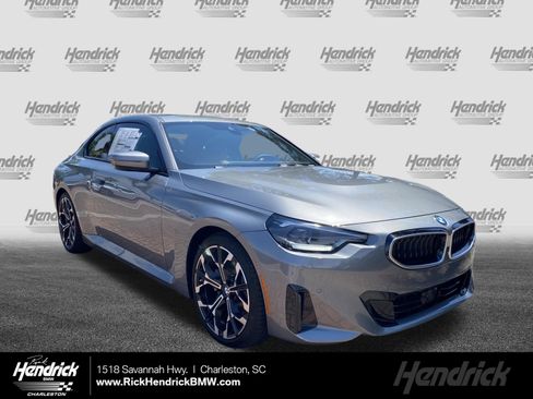 Used 2025 BMW 230i Coupe RWD image 1