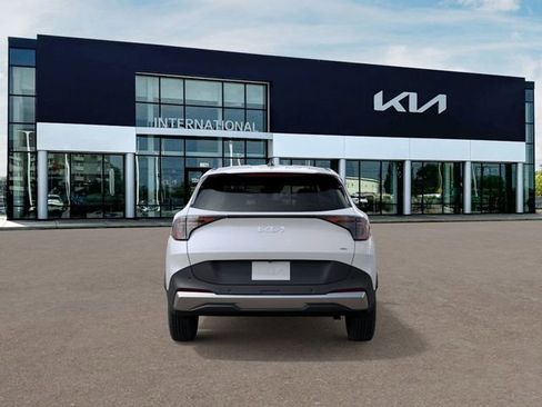New 2026 Kia Sportage S image 5