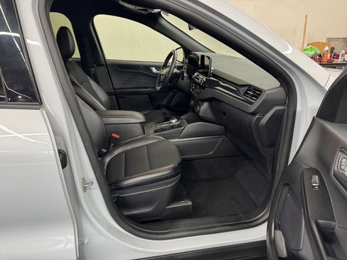 Used 2025 Ford Escape ST-Line FWD image 29