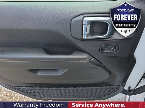 Used 2026 Jeep Wrangler Unlimited Sahara AWD/4WD image 18