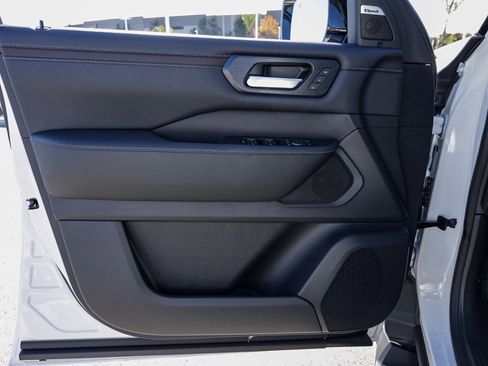 New 2026 Nissan Armada SL image 14