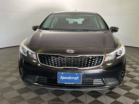 Used 2017 Kia Forte LX image 2