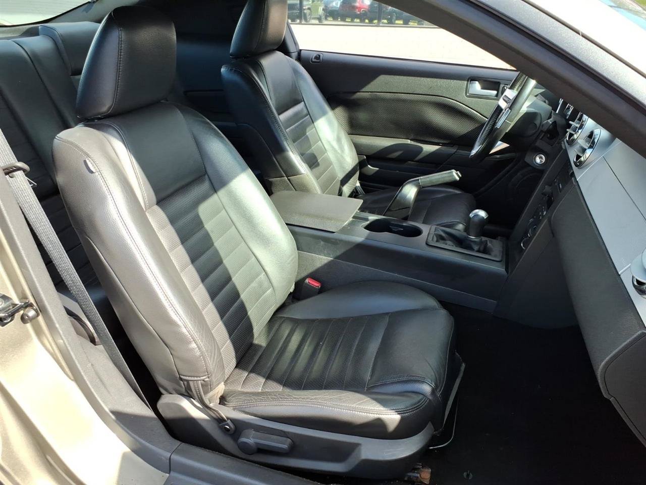 Used 2005 Ford Mustang GT RWD image 6