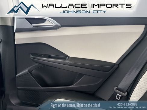 New 2026 Volkswagen Taos SEL image 27