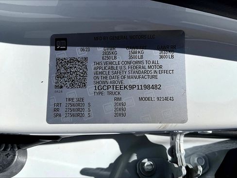 Used 2023 Chevrolet Colorado Trail Boss AWD/4WD image 12
