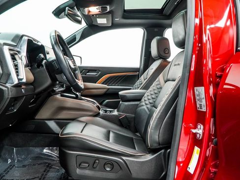 Used 2024 GMC Canyon Denali image 42