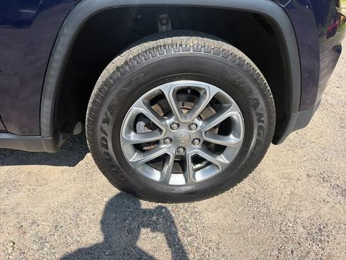 Used 2016 Jeep Grand Cherokee Limited AWD/4WD image 30