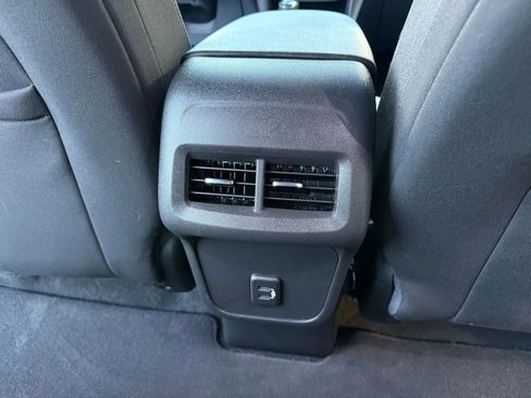 Used 2020 Chevrolet Equinox LS image 27