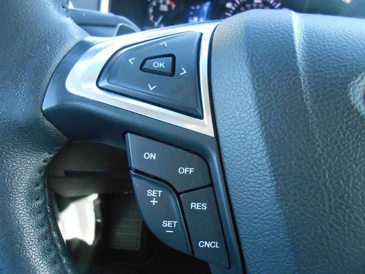 Used 2018 Ford Edge SEL w/ Equipment Group 201A AWD/4WD image 16