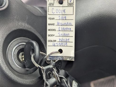 Used 2019 Hyundai Elantra SE w/ Cargo Package FWD image 33