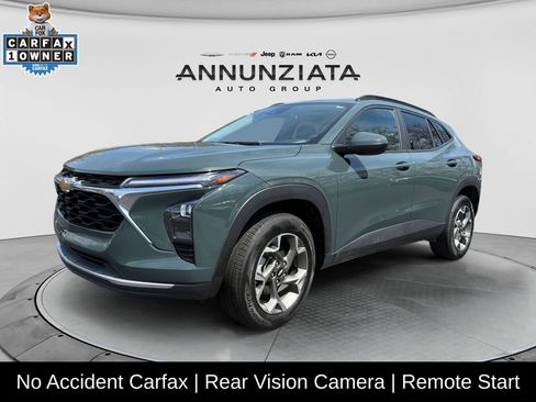 Used 2025 Chevrolet Trax LT image 1