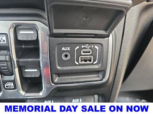 Used 2023 Jeep Wrangler Unlimited Sahara w/ Cold Weather Group AWD/4WD image 24
