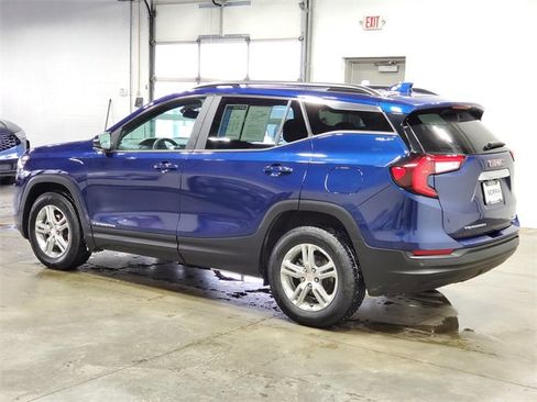 Certified 2023 GMC Terrain SLE w/ Driver Convenience Package image 5