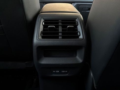 Used 2026 Volkswagen Tiguan SE FWD image 13