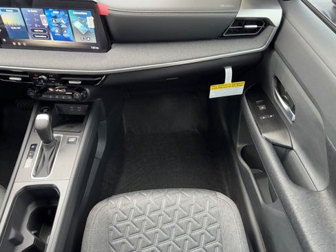 New 2026 Nissan Kicks SV image 17