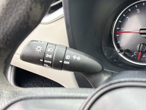 Used 2021 Toyota RAV4 XLE image 37