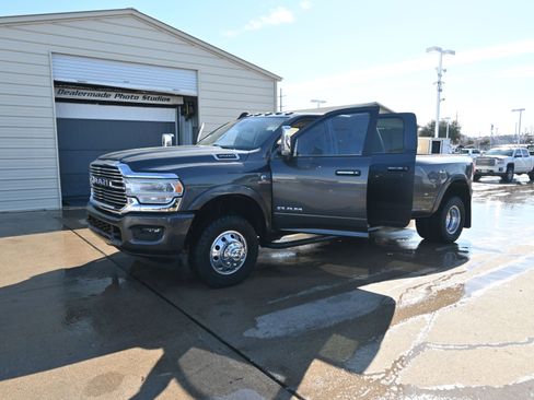 Used 2020 RAM 3500 Laramie image 34