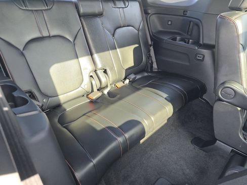 Used 2023 Honda Pilot TrailSport image 19