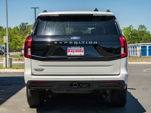 Used 2025 Ford Expedition Active RWD image 7
