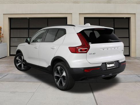 New 2026 Volvo XC40 B5 Plus w/ Protection Package Premier AWD/4WD image 3