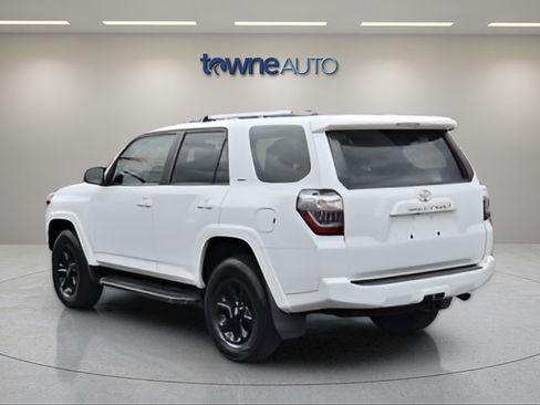 Used 2021 Toyota 4Runner SR5 Premium w/ Moonroof Package AWD/4WD image 4
