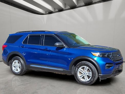 Used 2022 Ford Explorer XLT AWD/4WD image 5