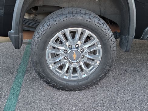 Used 2021 Chevrolet Silverado 2500 High Country w/ Z71 Off-Road Package image 11