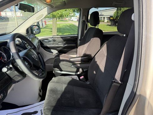 Used 2013 Dodge Grand Caravan SXT FWD image 9