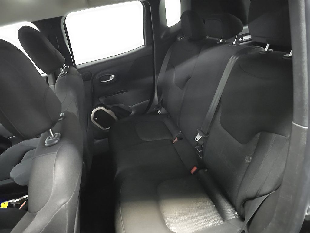 Used 2016 Jeep Renegade Latitude w/ Cold Weather Group AWD/4WD image 31