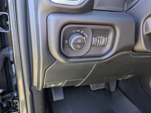 Used 2019 RAM 2500 Laramie image 18
