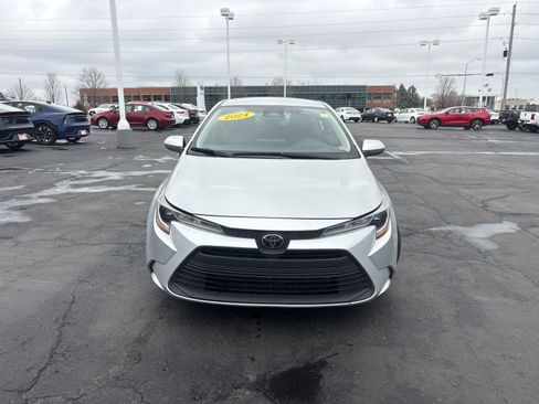Used 2024 Toyota Corolla LE FWD image 2
