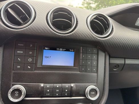 Used 2019 Ford Mustang Coupe RWD image 21