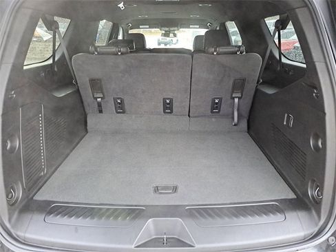 Used 2024 Chevrolet Suburban LT image 27