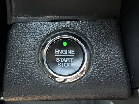 Used 2022 Ford F250 Platinum w/ FX4 Off-Road Package AWD/4WD image 27