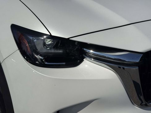 Used 2025 MAZDA CX-90 Plug-In Hybrid w/ Preferred image 9