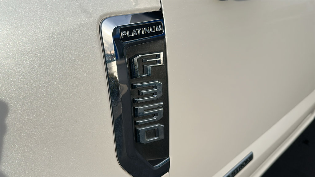 Used 2017 Ford F350 Platinum w/ Platinum Ultimate Package AWD/4WD image 14