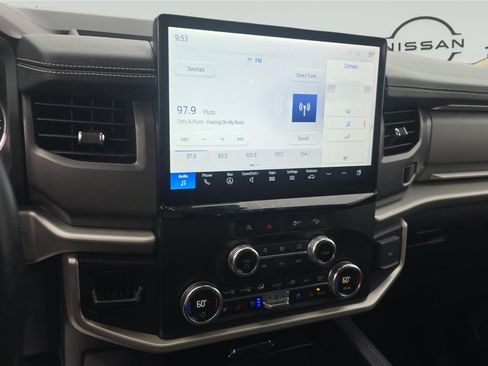 Used 2024 Ford Expedition Max XLT image 10