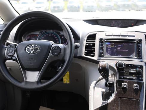 Used 2013 Toyota Venza LE AWD/4WD image 21
