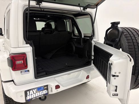 Used 2021 Jeep Wrangler Unlimited Sahara AWD/4WD image 39